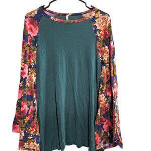 Acting Pro Size Large Floral Bell Sleeve Green Tunic Top
